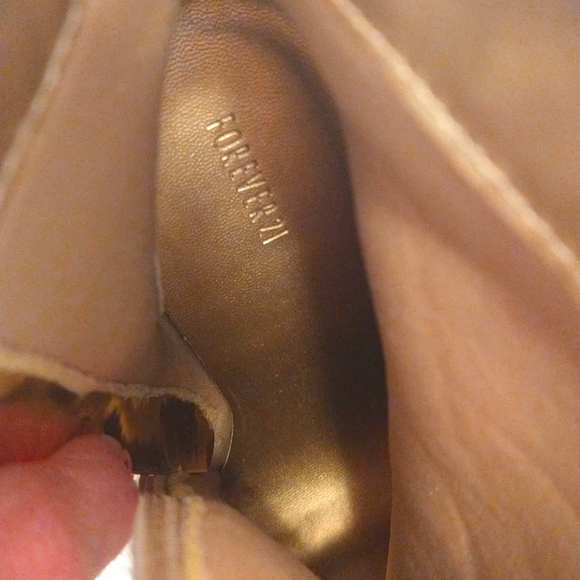 Forever 21 high heeled Gold ankle boots - Picture 4 of 5